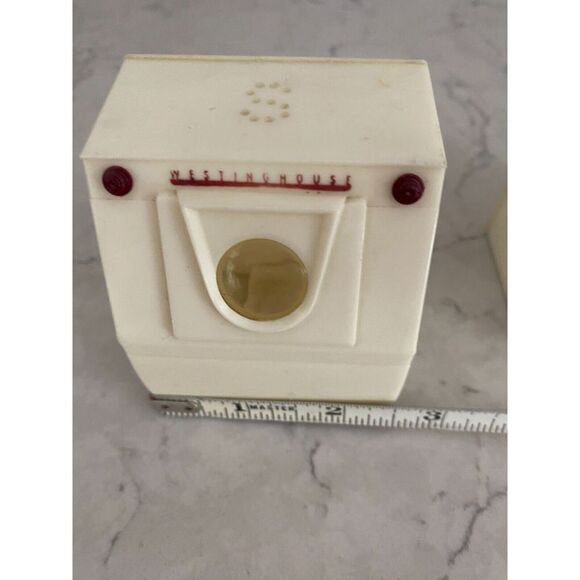 Vintage Westinghouse Ivory Washing Machine and Dryer Mini Salt & Pepper Shakers - Picture 5 of 8